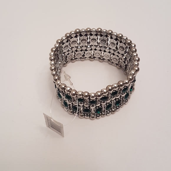 ⭐Stretch Bracelet with Emerald Stone - Picture 2 of 3